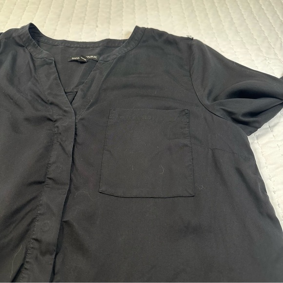 Banana Republic 100% Lyocell Black Button Down Blouse With One Front Pocket - Picture 7 of 14